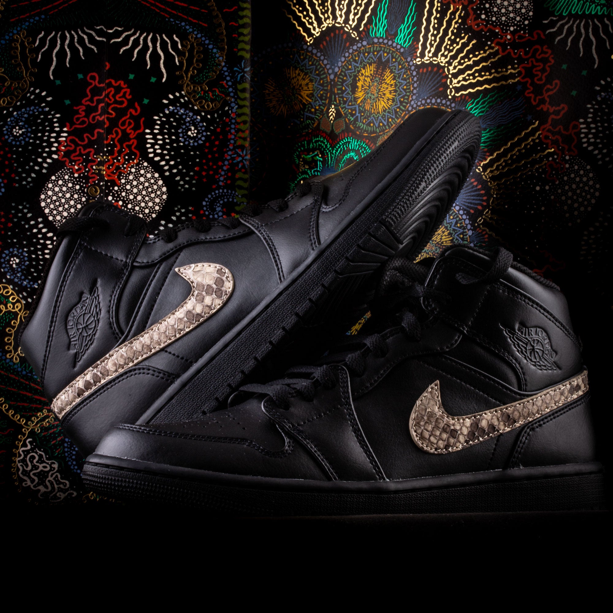 Sneakers Nike Air Jordan 1  - Custom Swoosh cuir - Python
