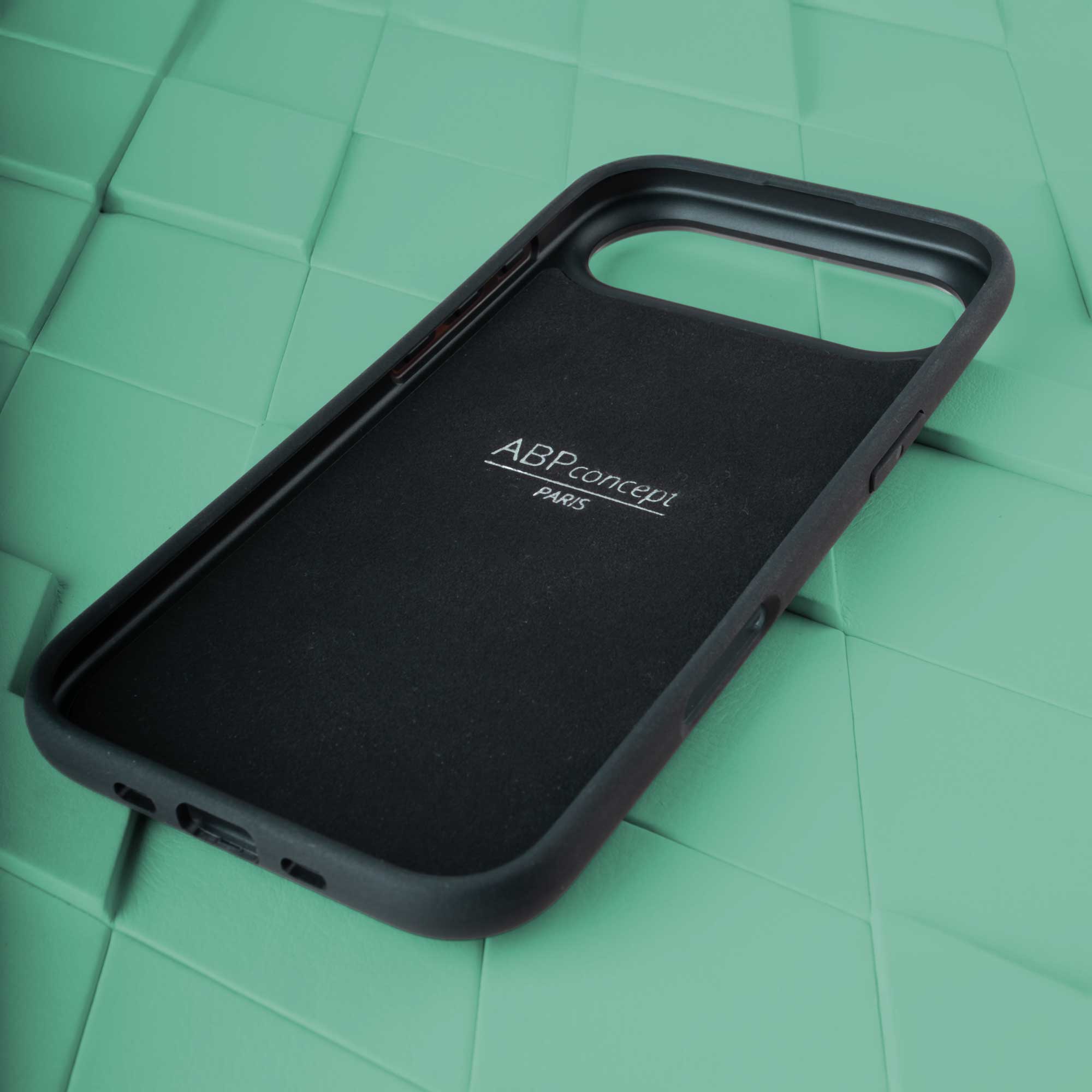 Coque cuir "sport" pour iPhone 17 Air - Autruche